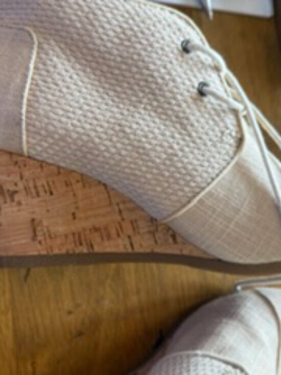 Toms Shoes - Toms wedge canvas size 9